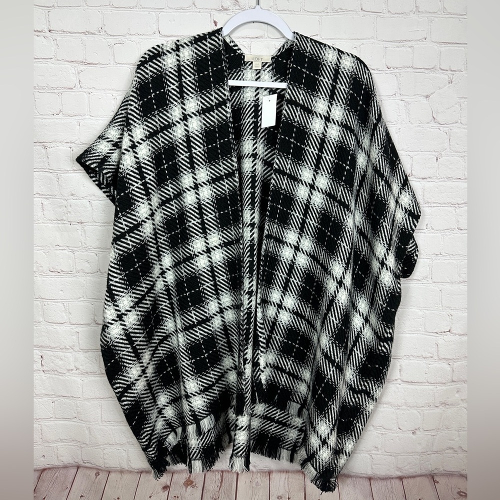 LOFT Modern‎ Plaid Wrap Fringe Shawl Poncho sz XS/S, NWT